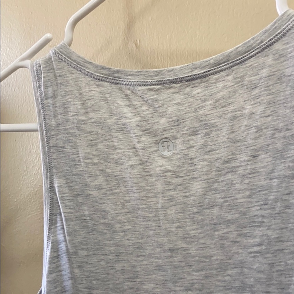 Lulu lemon top!